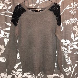 ‼️MUST GO‼️MAKE OFFER‼️sweater with crochet detail